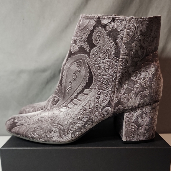 Zigi Soho Shoes - Zigi Soho Embroidered Ankle Boots in Gray